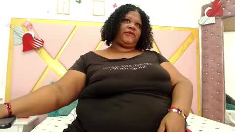Snapshot of exoticbigmandx chatting on October 11, 10:34 pm Mandy online show from October 11, 10:34 pm