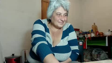 Snapshot of exquisitemature chatting on February 5, 9:50 pm ExquisiteMature online show from February 5, 9:50 pm