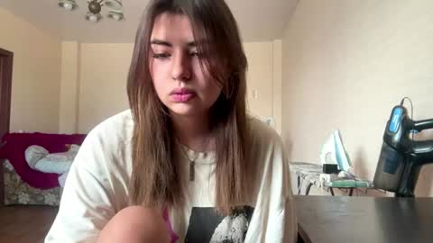 Marie online show from July 15, 8:08 am