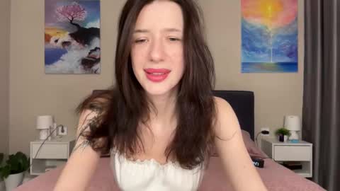 Snapshot of fairy_bloomix chatting on February 10, 1:44 pm Bloom online show from February 10, 1:44 pm