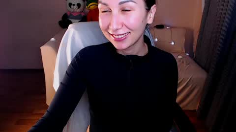 Snapshot of fairy_elli_hot chatting on February 3, 10:21 pm Elli online show from February 3, 10:21 pm