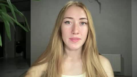 Snapshot of fairy_face chatting on September 25, 9:12 pm fairy_face online show from September 25, 9:12 pm