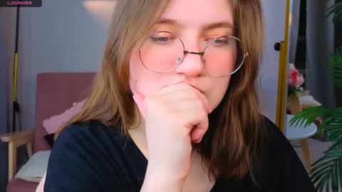 Tara online show from December 3, 8:55 pm