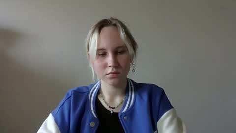 Snapshot of fairyfeller_ chatting on October 17, 8:06 am fairyfeller_ online show from October 17, 8:06 am