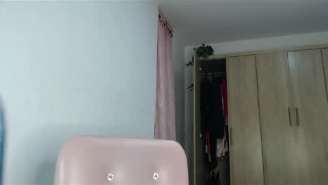 Snapshot of fairylatin chatting on January 24, 8:23 am fairylatin online show from January 24, 8:23 am