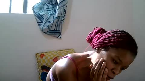 faizah_ online show from July 28, 12:48 pm