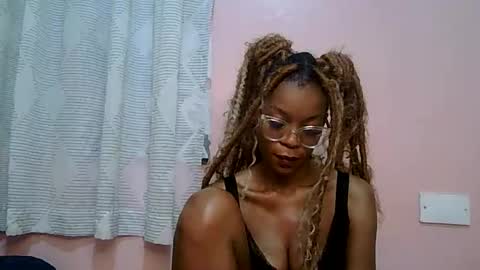 faizah_ online show from May 24, 11:42 am
