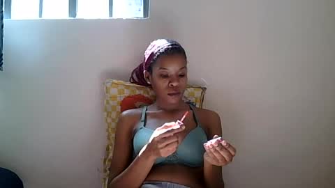 faizah_ online show from July 24, 11:30 am