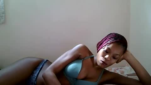 faizah_ online show from July 9, 12:29 pm