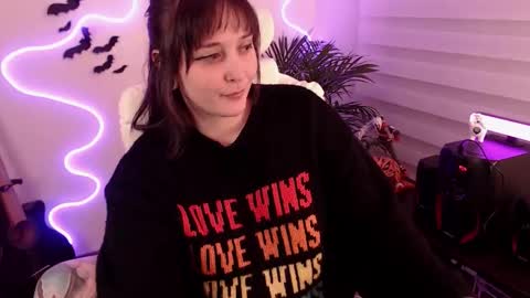 Snapshot of fallenag__ chatting on October 17, 2:26 am OF fallenag 1 online show from October 17, 2:26 am
