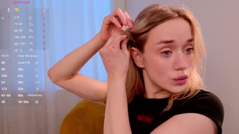 Snapshot of fancyamelia chatting on September 9, 1:44 pm fancyamelia online show from September 9, 1:44 pm