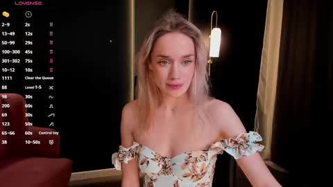 Snapshot of fancyamelia chatting on September 18, 8:40 pm fancyamelia online show from September 18, 8:40 pm
