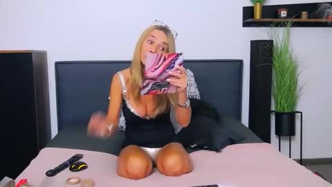 Fannie online show from October 22, 3:55 am