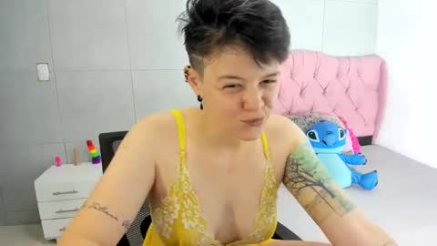 Snapshot of fanny_18 chatting on September 19, 4:11 am FANNY online show from September 19, 4:11 am