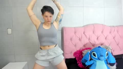 Snapshot of fanny_18 chatting on October 18, 2:47 am FANNY online show from October 18, 2:47 am