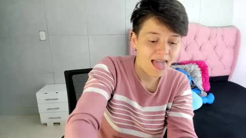 Snapshot of fanny_18 chatting on October 15, 2:08 pm FANNY online show from October 15, 2:08 pm