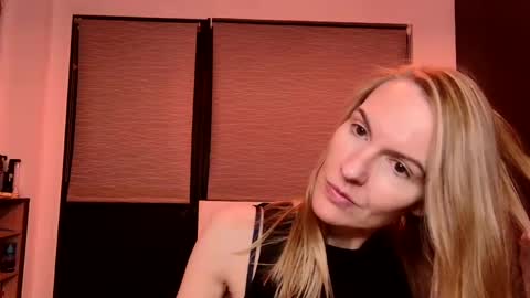 Fanny online show from December 13, 5:00 pm