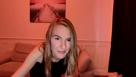 Fanny online show from December 3, 3:22 pm