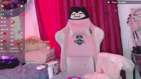 Snapshot of fantasma_gei chatting on December 17, 4:22 pm Fantasma. online show from December 17, 4:22 pm