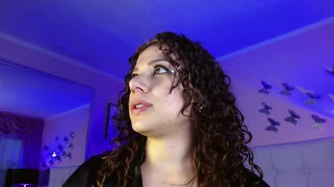 Snapshot of farahh_magdaly chatting on January 2, 12:03 pm Farah online show from January 2, 12:03 pm