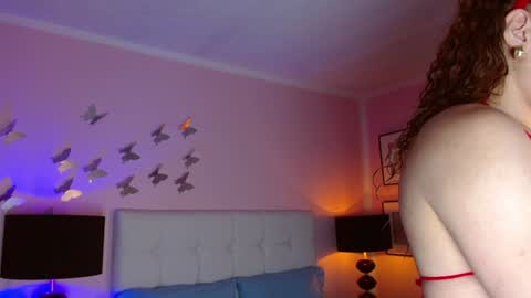 Snapshot of farahh_magdaly chatting on December 21, 12:06 pm Farah online show from December 21, 12:06 pm