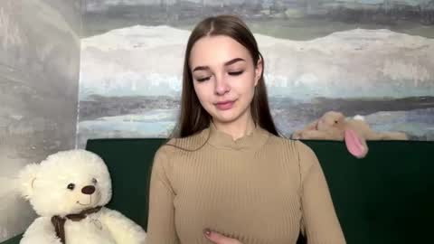 Anna Scovich online show from November 17, 1:23 pm