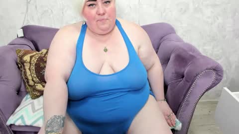 fashiona online show from March 7, 10:32 pm