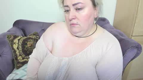 fashiona online show from October 12, 4:37 am