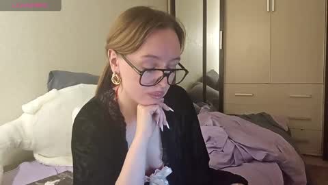 Felicia online show from May 30, 7:10 pm