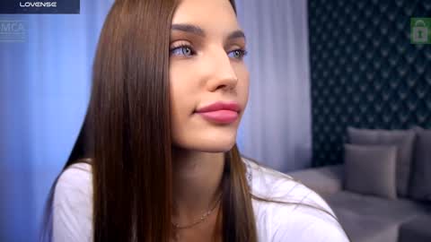 Snapshot of felissiany chatting on September 14, 4:32 am Hello im Nova online show from September 14, 4:32 am