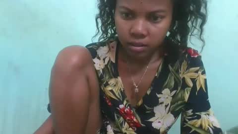 Snapshot of fenou122745 chatting on October 17, 9:01 am fenou122745 online show from October 17, 9:01 am