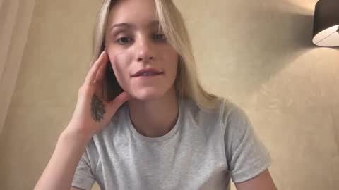 Lisa online show from October 7, 11:25 am