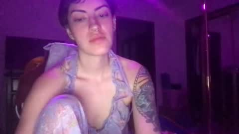 fgsammie online show from December 20, 2:59 am