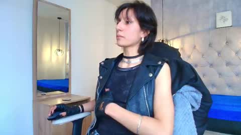 Snapshot of fieramadame chatting on September 19, 2:49 pm online show from September 19, 2:49 pm