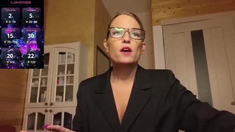 Snapshot of findom_lady_shine chatting on September 15, 6:37 pm Lady online show from September 15, 6:37 pm