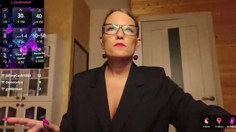 Snapshot of findom_lady_shine chatting on September 12, 9:55 pm Lady online show from September 12, 9:55 pm