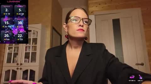 Snapshot of findom_lady_shine chatting on September 16, 6:49 pm Lady online show from September 16, 6:49 pm