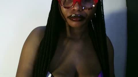 helena online show from July 5, 9:26 am