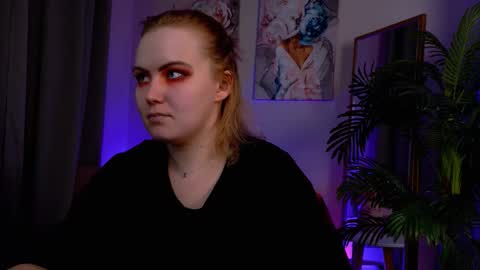 Fiona online show from March 8, 2:04 am