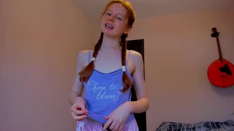 fire_luna online show from December 12, 7:41 am