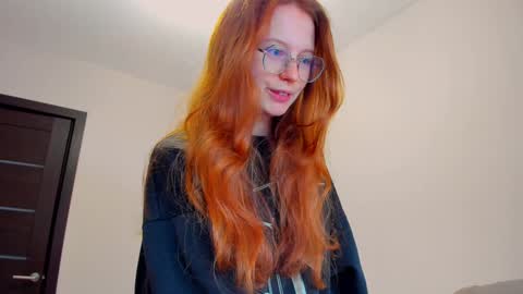 fire_luna online show from December 9, 8:22 am