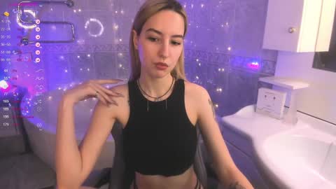 Snapshot of fire_moth chatting on March 1, 3:32 am Bellatrix online show from March 1, 3:32 am