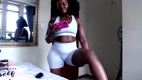 Snapshot of fitblair66_ chatting on March 11, 1:23 pm fitblair66_ online show from March 11, 1:23 pm
