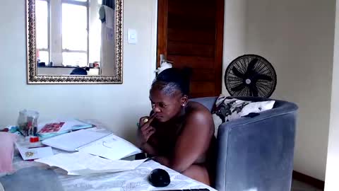 Snapshot of fitblair66_ chatting on February 12, 1:27 pm fitblair66_ online show from February 12, 1:27 pm