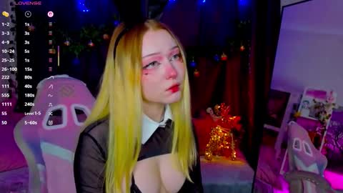 Sophie online show from November 18, 4:02 am