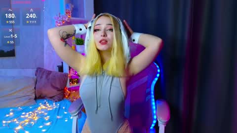 Sophie online show from February 8, 4:03 am