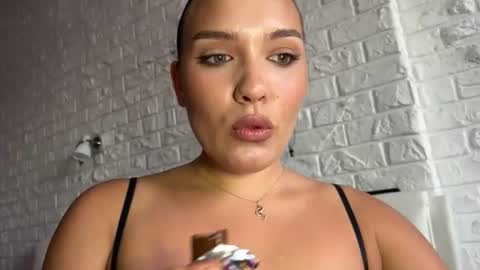 Emma online show from July 20, 10:07 am