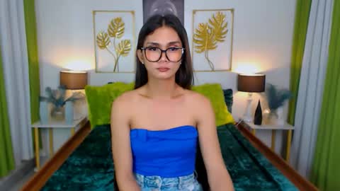 Snapshot of flirtymarga chatting on September 25, 12:32 am Marga online show from September 25, 12:32 am