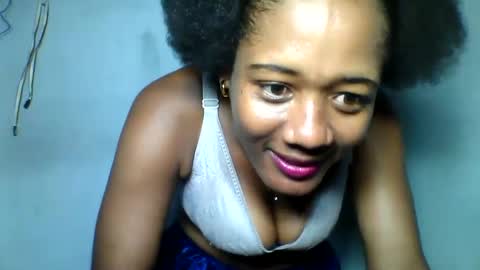 Snapshot of florencia011 chatting on January 30, 7:37 pm florencia011 online show from January 30, 7:37 pm