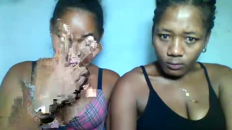 Snapshot of florencia011 chatting on February 27, 7:44 am florencia011 online show from February 27, 7:44 am